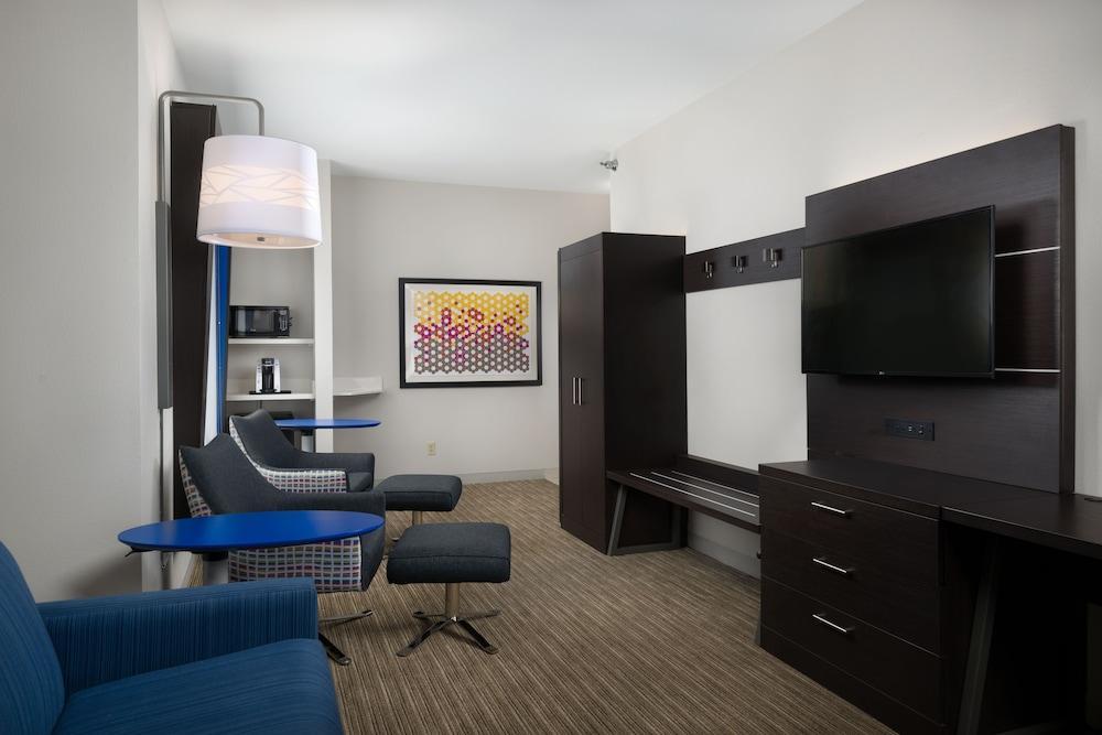Express - Kansas By Ihg Hotel