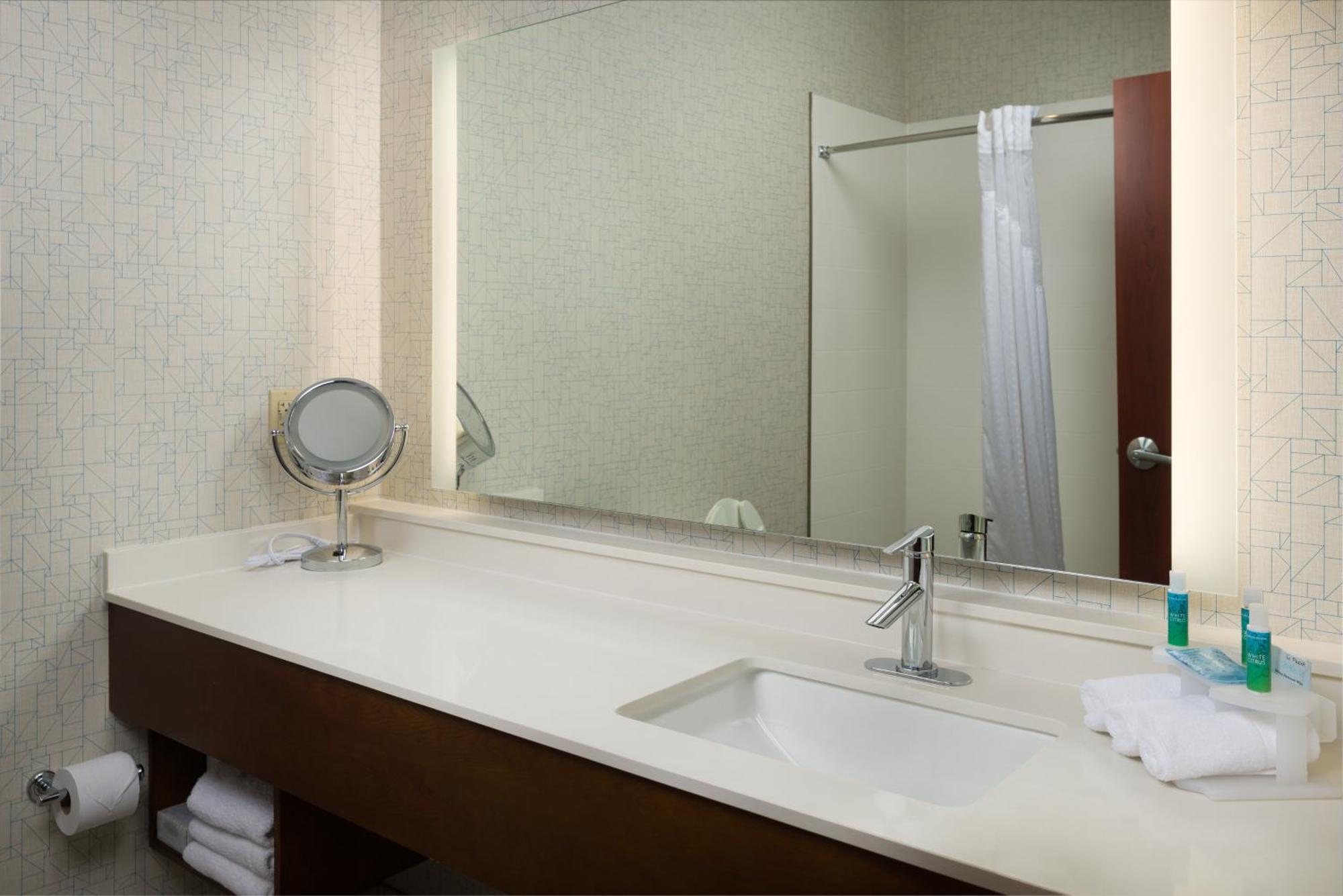 Express - Kansas By Ihg