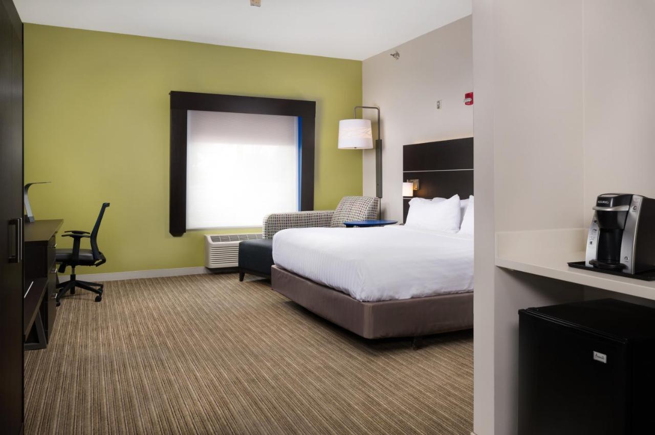 Express - Kansas By Ihg 2*