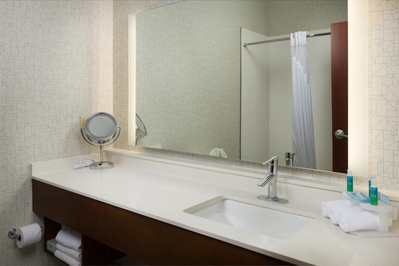 Express - Kansas By Ihg Hotel 2*